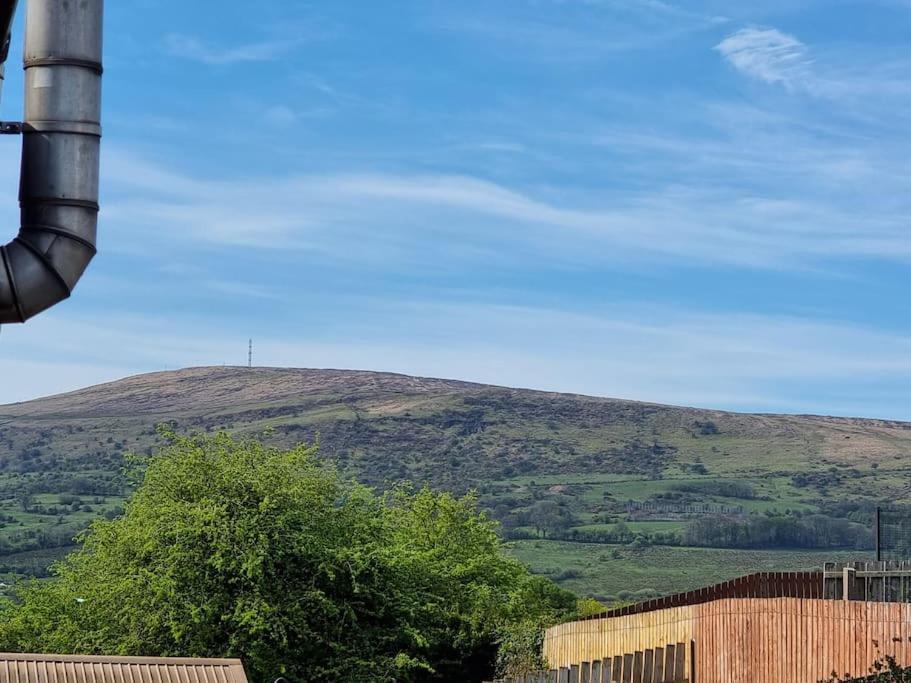 Spacious House City Skyline And Mountain Views Close Too Belfast Centre And Airports Free Parking Bagian luar foto