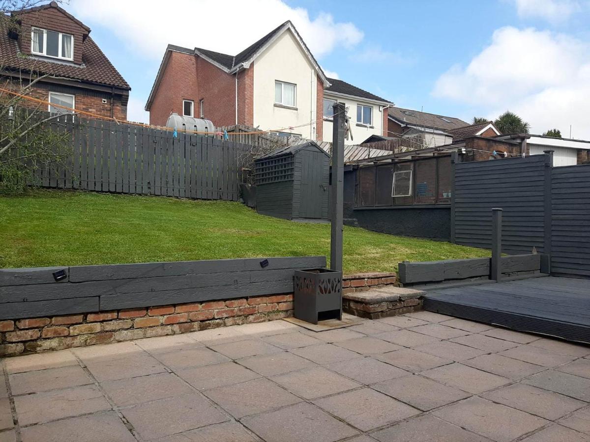 Spacious House City Skyline And Mountain Views Close Too Belfast Centre And Airports Free Parking Bagian luar foto